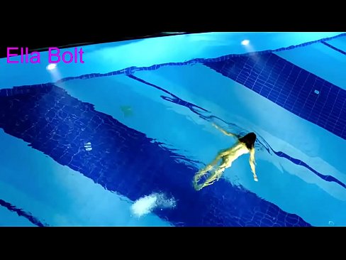 ❤️ หยุดดูไม่ได้เลย หนุ่มผมบลอนด์โดนจับได้ว่ายเปลือยกายอยู่ใน ELLA BOLT resort pool ❤❌ วิดีโอเซ็กส์ ที่เรา ☑